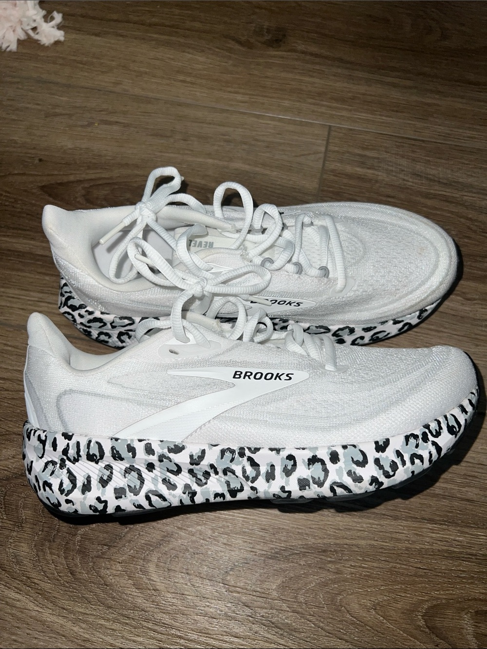 Brooks White Running Shoes with Black and Gray Leopard Midsole